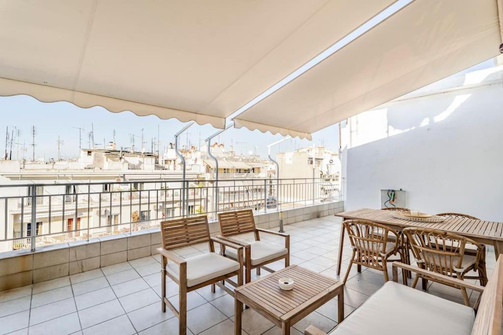 Central Apt for 2 or 4 People
