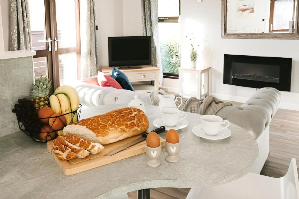 Little Eden Country Park, Bridlington with Private Hot Tubs - Superior Lodge - Rancho