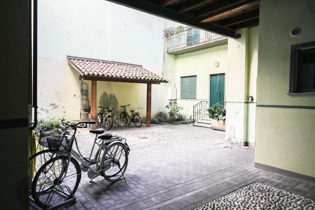 Jízda na kole v ubytování Piccinardi house - appartamento 4 posti letto nebo okolí