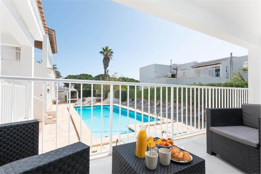 The swimming pool at or close to Apartment ONA ONE SUN with Pool, AC, BBQ, Wifi in Cala D'or