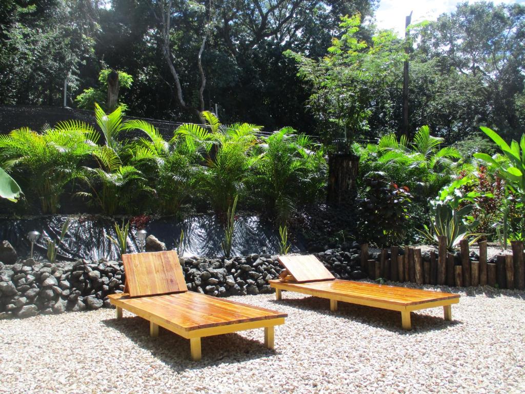 Zahrada ubytování Cabinas de Lou Eco Lodge TAMARINDO