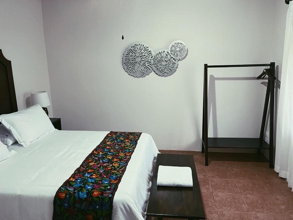 Hacienda Escondida 10min to Airport - Deluxe Double Room