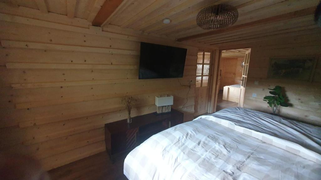 Postel nebo postele na pokoji v ubytování Wellness-Beskydy