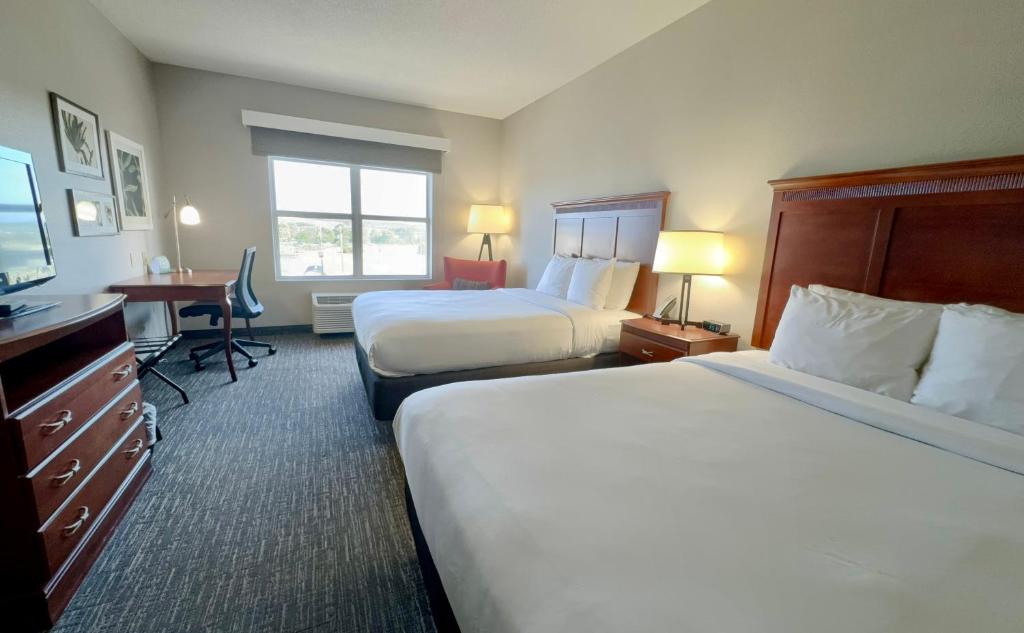 Country Inn & Suites by Radisson, Harrisonburg, VA - Queen Room Met Twee Queensize Bedden