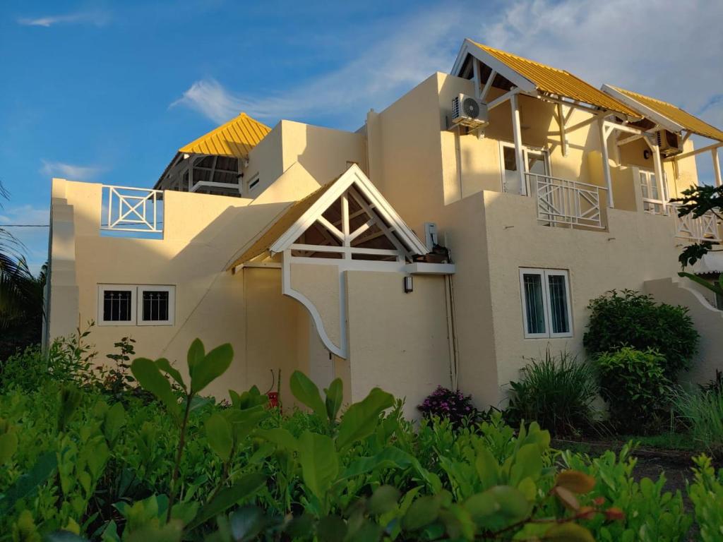 COTE OEUST B1, Triolet (updated prices 2024)