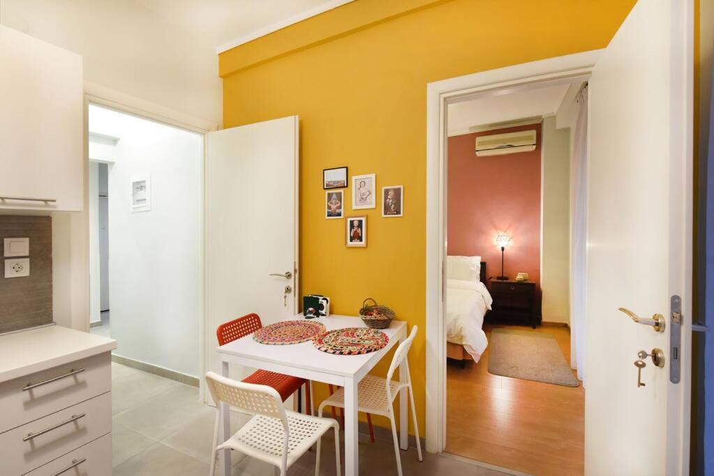 The Muse, colorful cozy flat on Mitropoleos Downtown