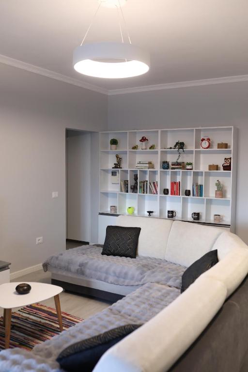 Posezení v ubytování Tirana Gallery Apartment - City Center View