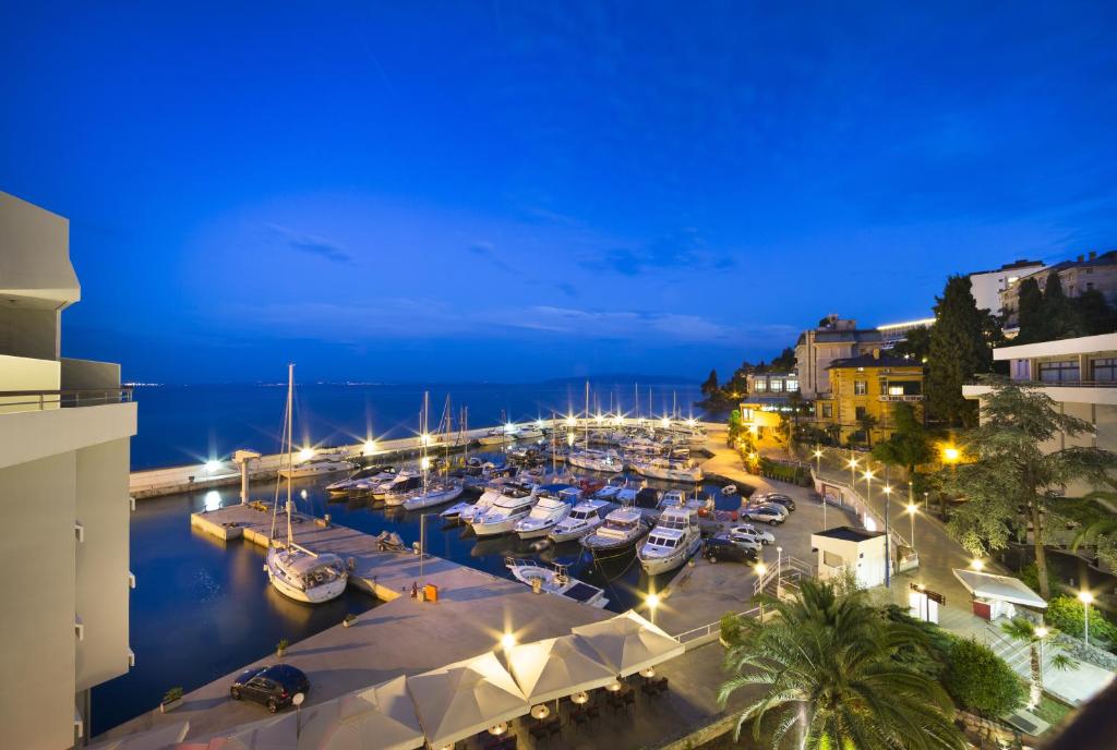 Hotel Admiral - Liburnia - Resim 8