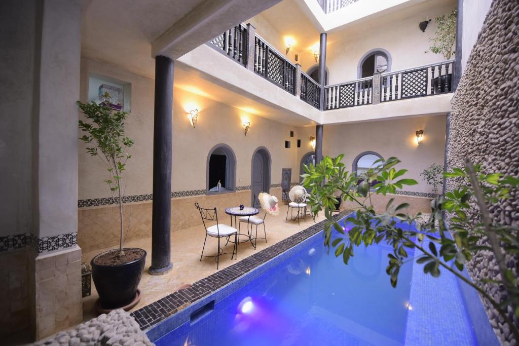 Des hôtels avec piscine couverte à Marrakech - piscine interieur