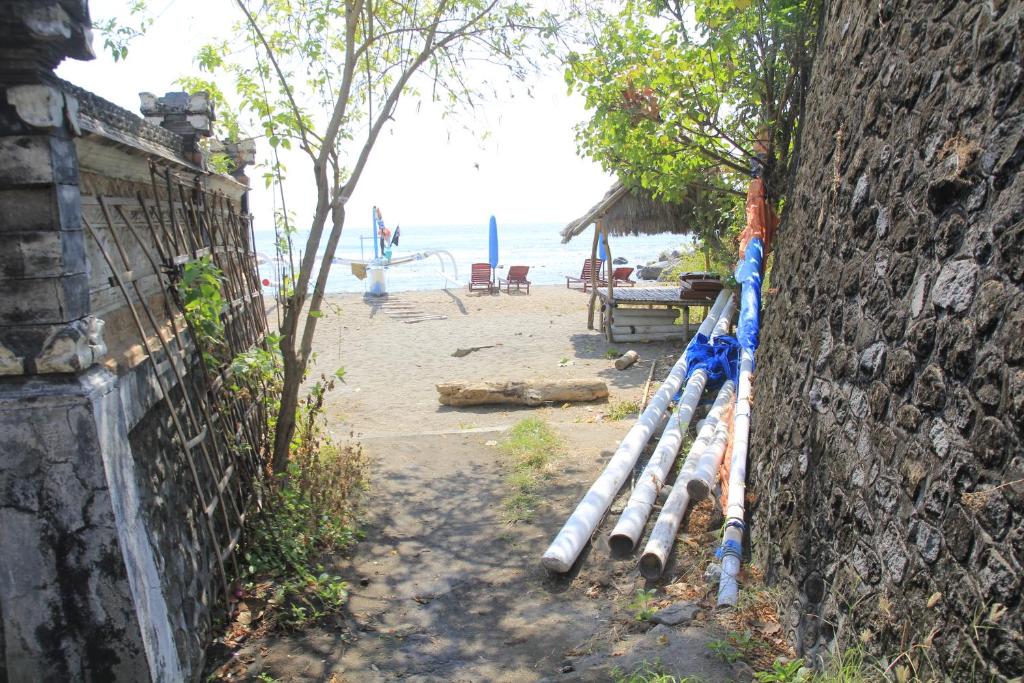 Amed Paradise Warung & House Bali - Deluxe Double Room With Balcony And Sea View