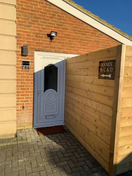 Annex B, a Studio flat in London, Carshalton (updated prices 2024)