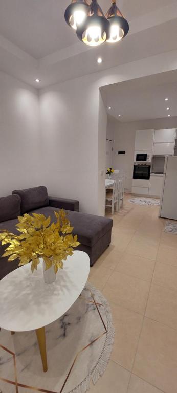 Seasons Apartment\