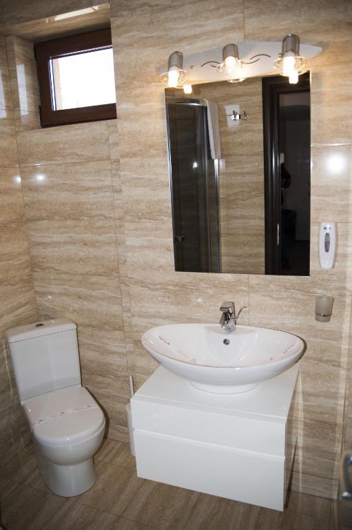 West Plaza Residence - Resim 17