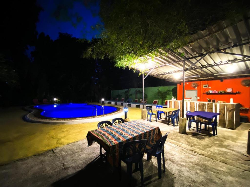 Bazén v ubytování Kamrai Resort nebo v jeho okolí