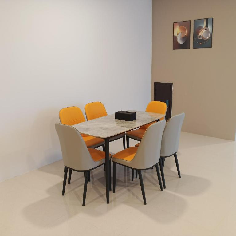 Formosa Spacious Apartments with Netflix & Pick Up Service by MESA - Apartamento De Tres Habitaciones