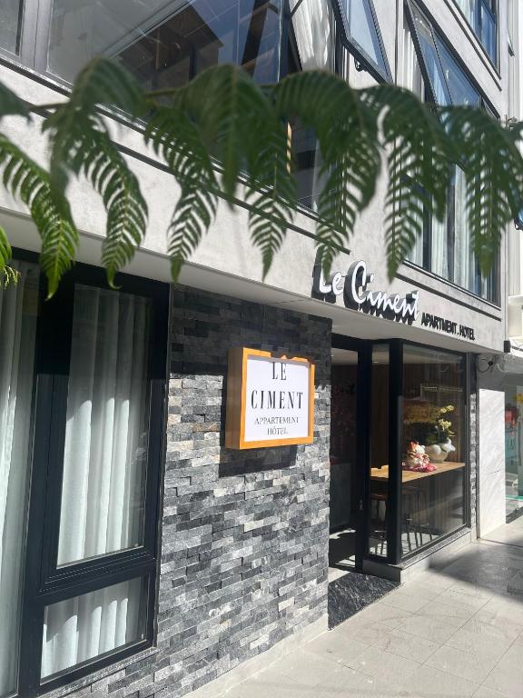 Chứng chỉ, giải thưởng, bảng hiệu hoặc các tài liệu khác trưng bày tại LE CIMENT - Apartment Hotel