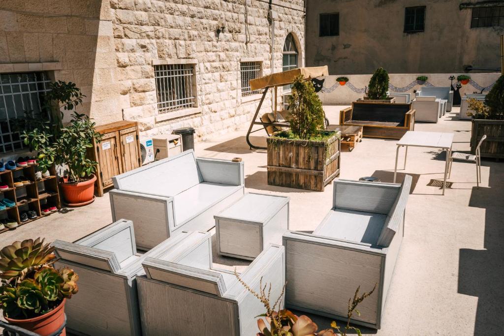Posezení v ubytování Carob Hostel