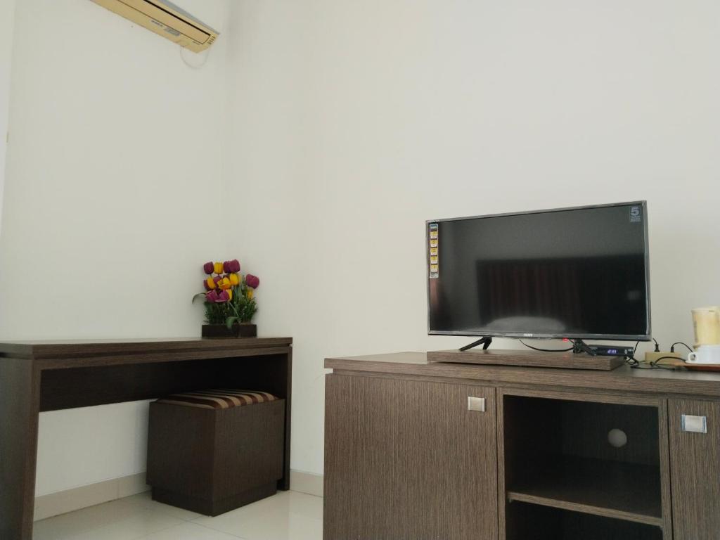 Twin Guest House Grand Wisata - Twin Room