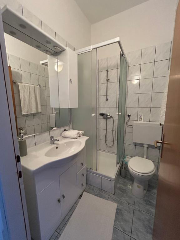 Kúpeľňa v ubytovaní Pension Rušev