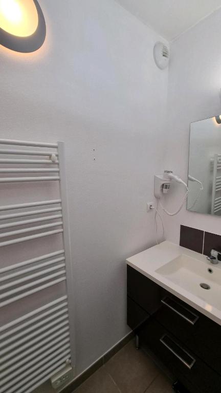 Koupelna v ubytování AX proche départ rando - piscine - parking gratuit