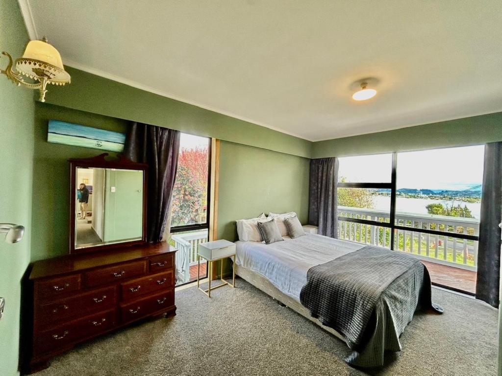 Premium lake view home - Resim 11