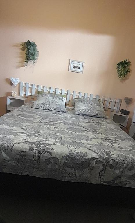 Postel nebo postele na pokoji v ubytování Chambre diamants