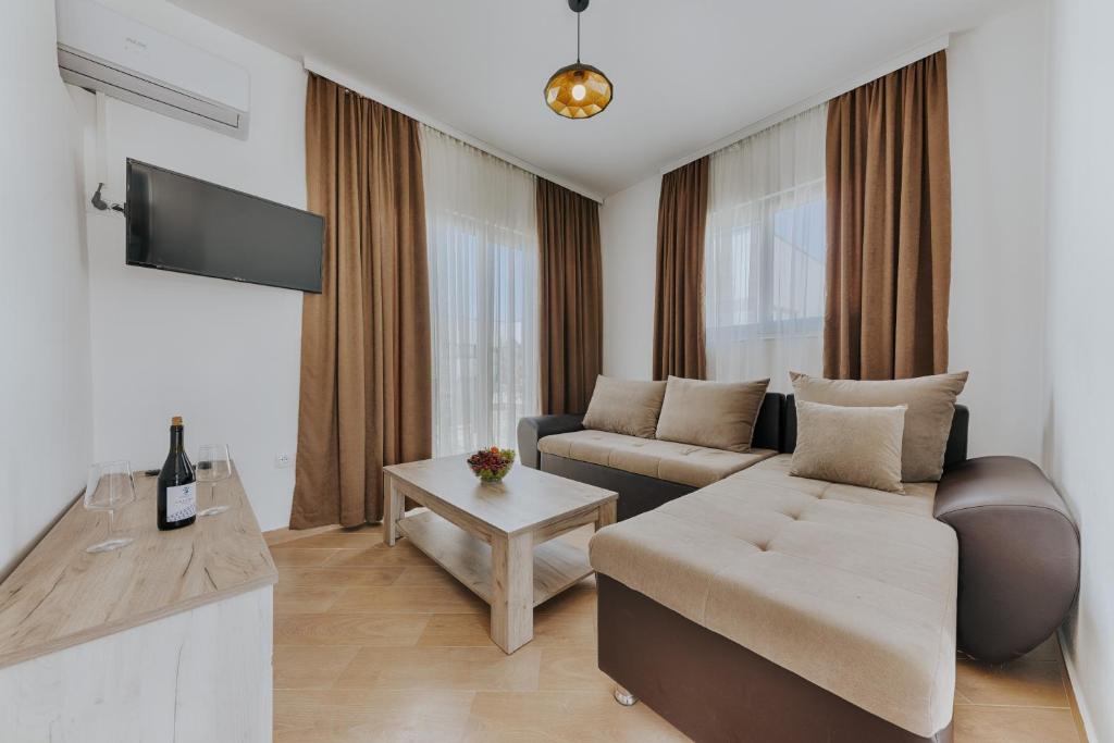 TV a/nebo společenská místnost v ubytování Imperial Family Resort