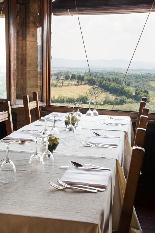 Restaurace v ubytování Hotel La Cisterna