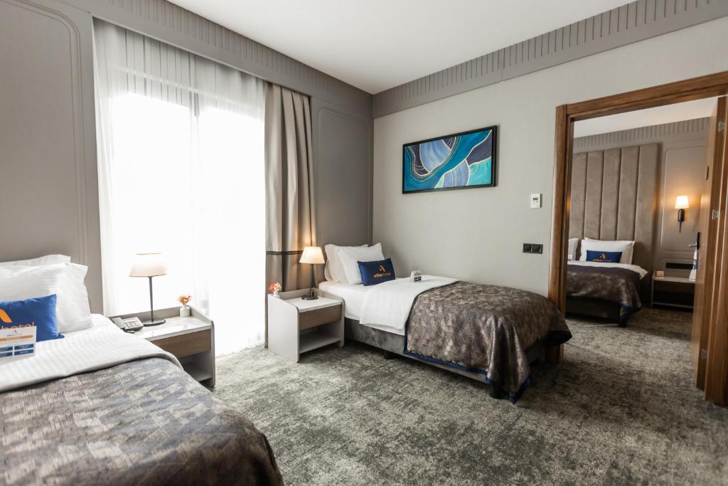 ALİBA HOTEL - Vierpersoonskamer Met Eigen Badkamer
