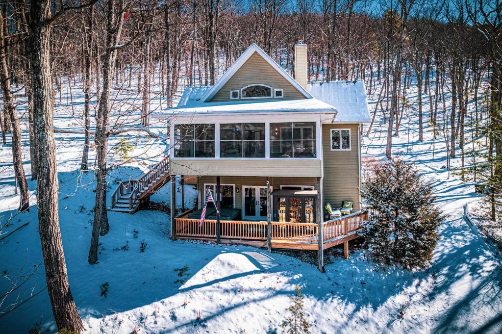 Mtn Views - Sauna - Hot Tub - Health - Wellness - Four-Bedroom House