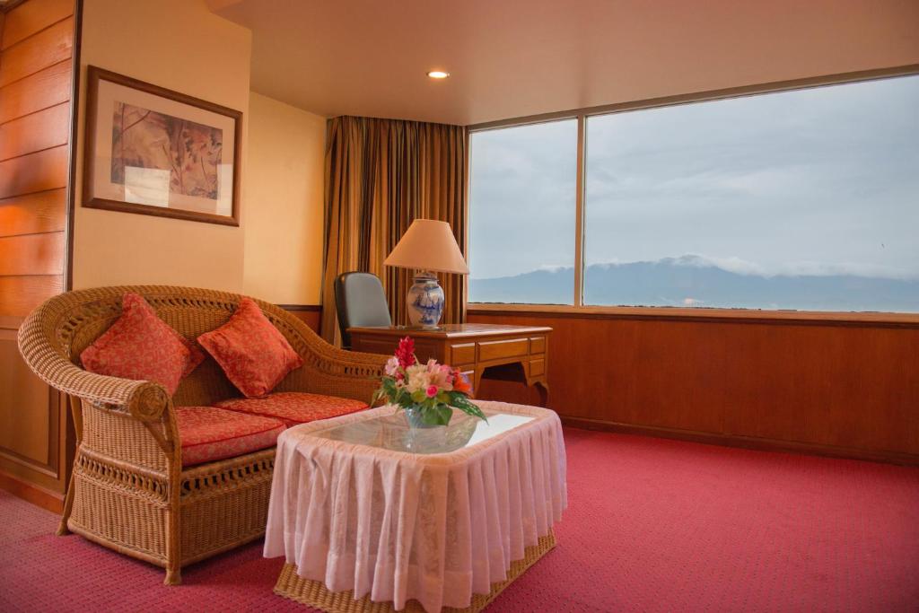 Nespecifikovaný výhled na hory nebo výhled na hory při pohledu z hotelu
