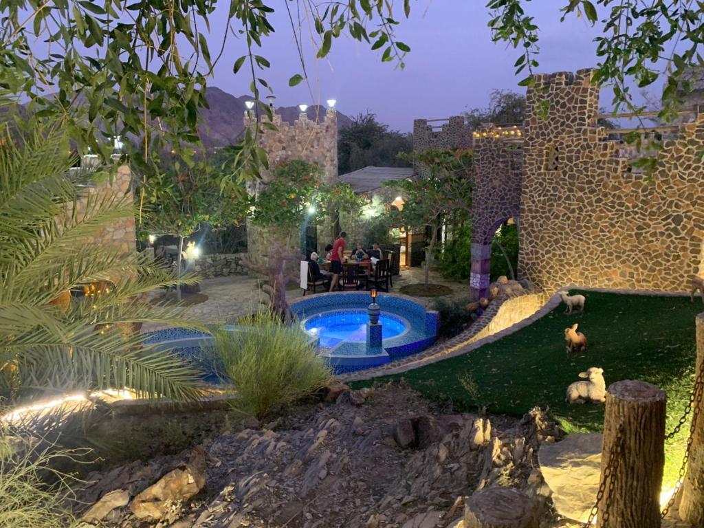 Bazén v ubytování Mughaibar Fort Resort nebo v jeho okolí