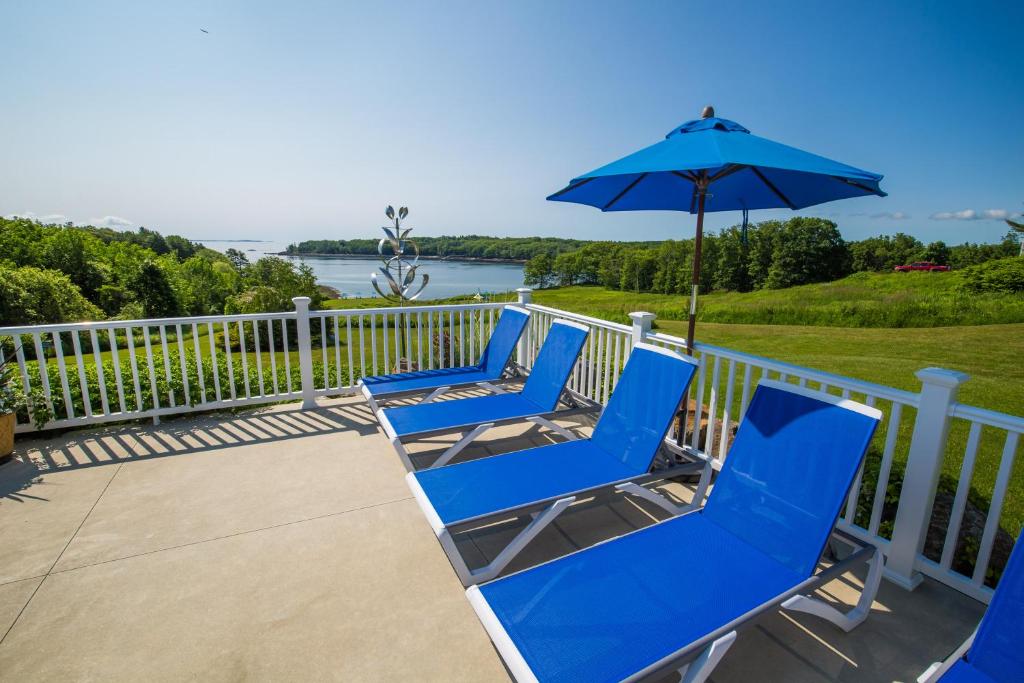 Strawberry Hill Seaside Inn photo