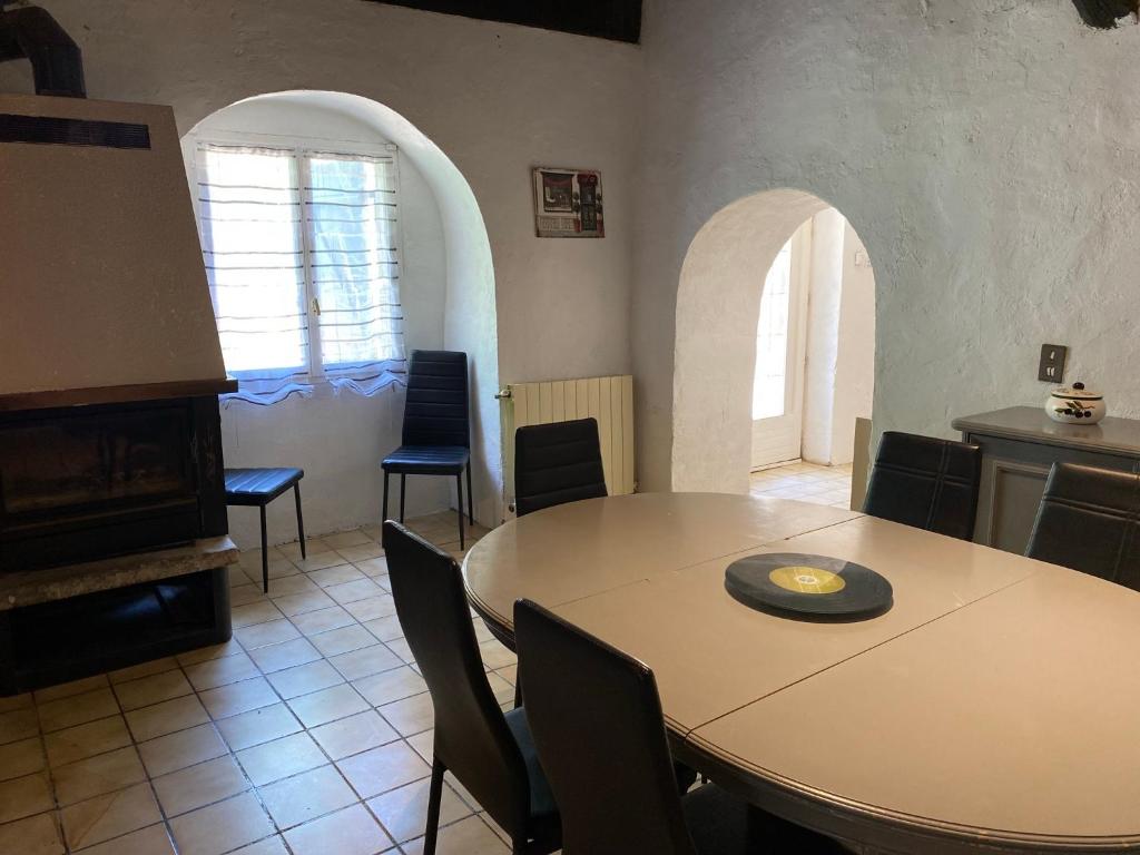 Et opholdsområde på MAISON DE CAMPAGNE à GIgnac