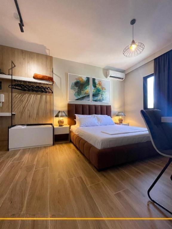 Flori Apartments - Deluxe King Studio