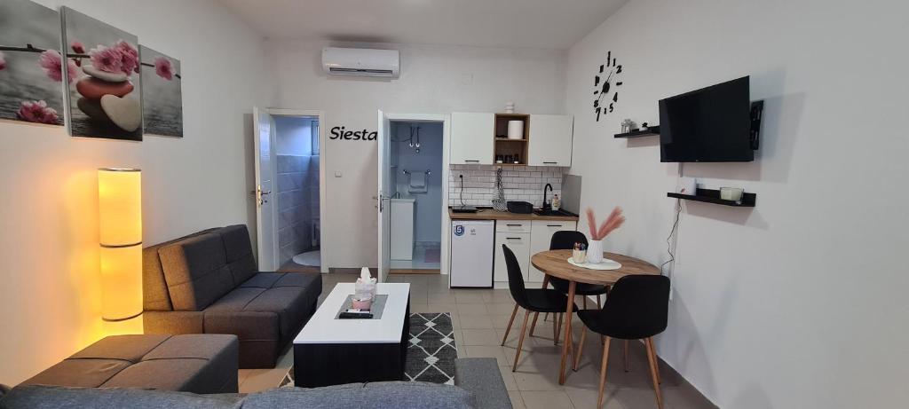 Imagen de la galería de Studio apartman Siesta, en Bajina Bašta