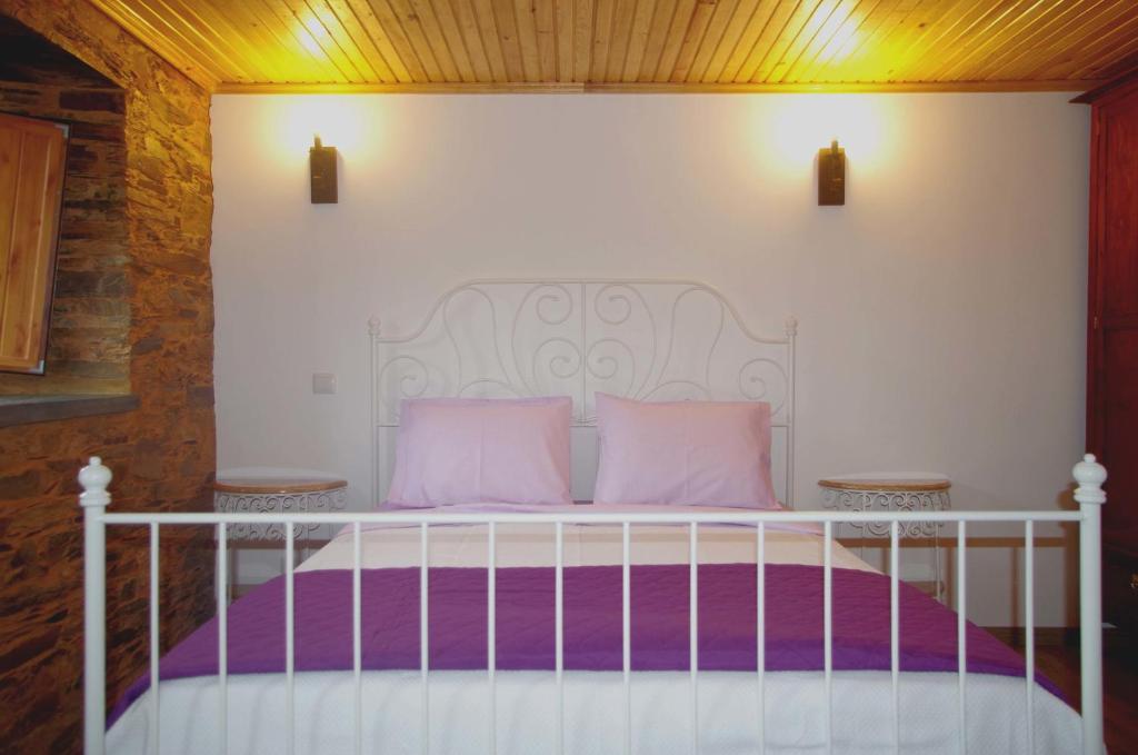 Postel nebo postele na pokoji v ubytování Casas do Sinhel