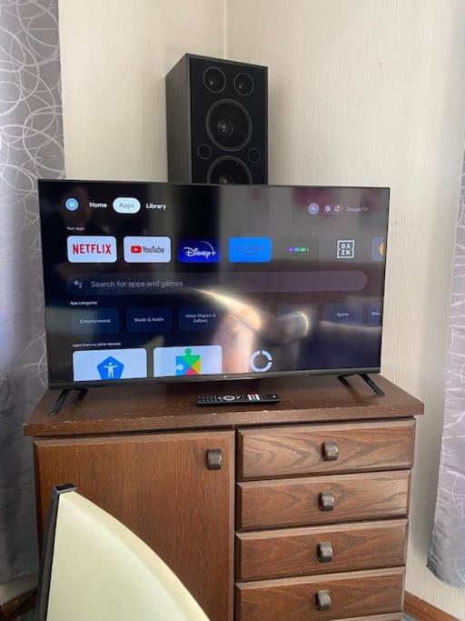 TV a/nebo společenská místnost v ubytování Apartment nähe Linz