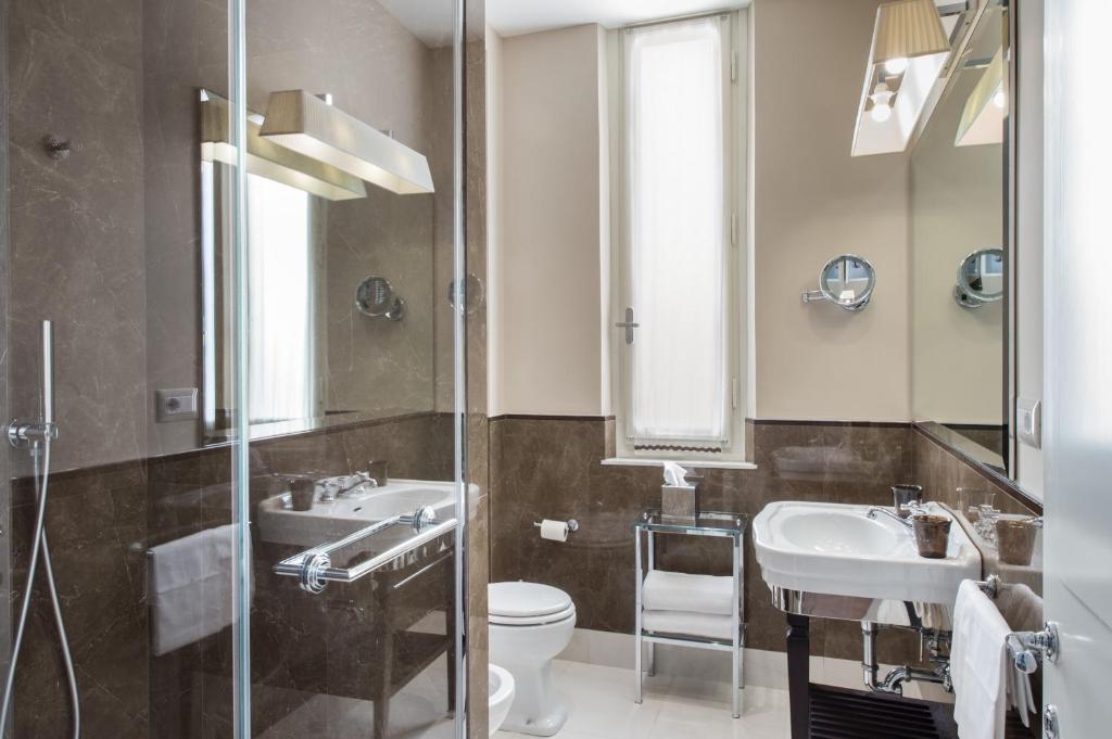Koupelna v ubytování Hotel Francia E Quirinale