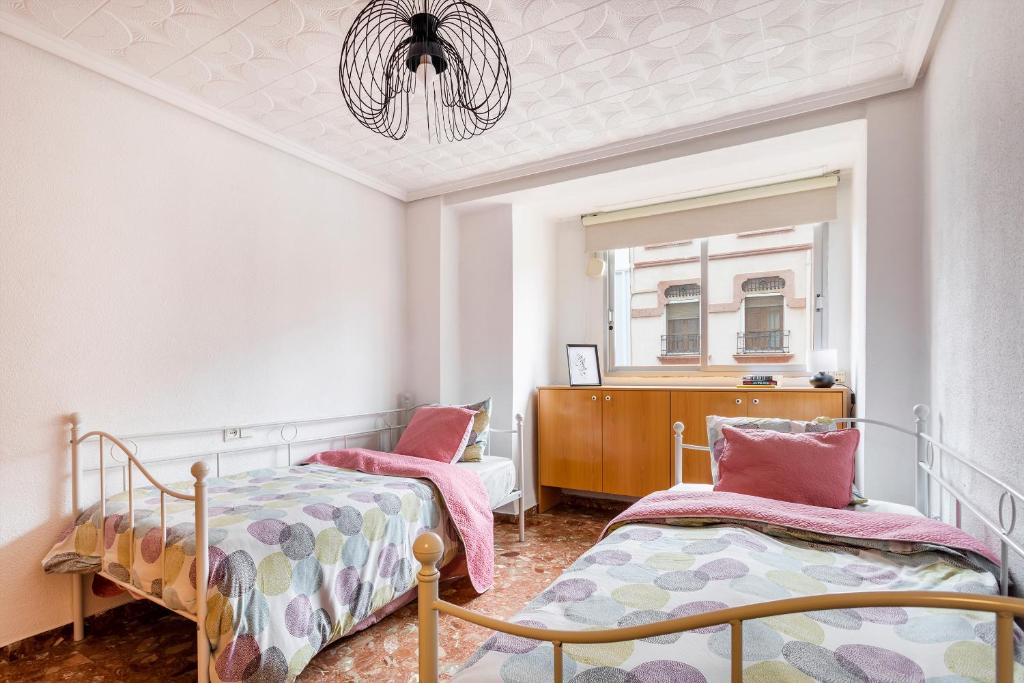 Posteľ alebo postele v izbe v ubytovaní Big apartment at beach with terrace