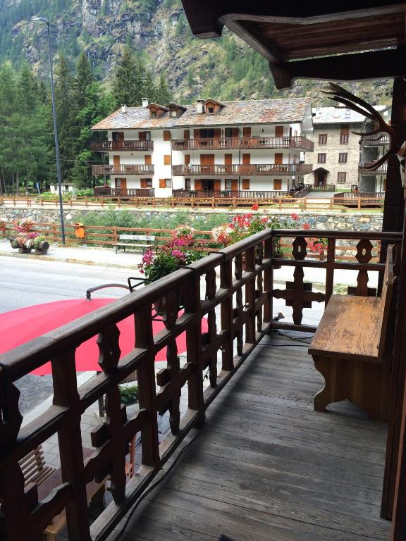 B&B Gressoney - Double Room With Balcony