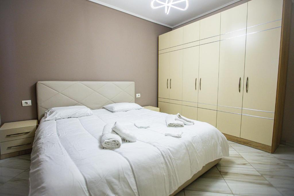 Two bedroom apartament in Myslym Shyri - Image 7