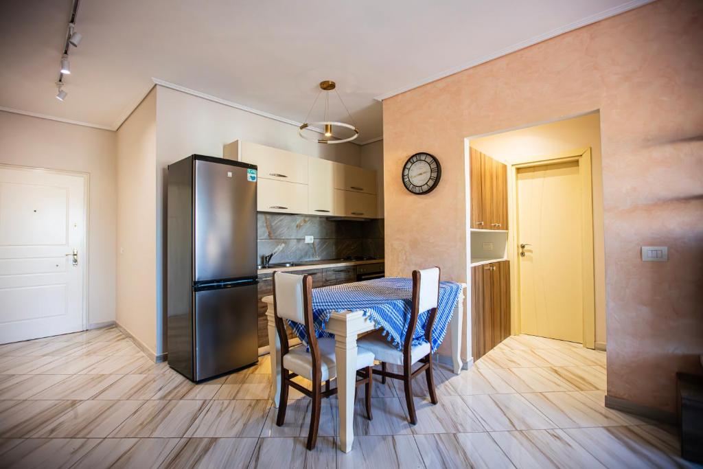 Two bedroom apartament in Myslym Shyri - Image 4