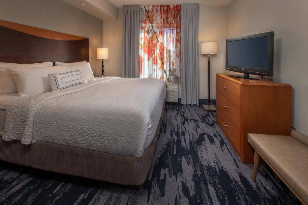 Fairfield Inn and Suites by Marriott Harrisonburg - Estudio Con Cama King Y Sofá Cama