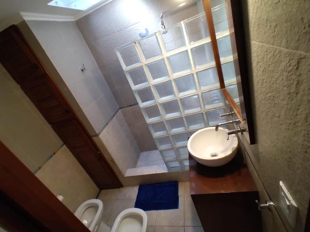 Fotografie z fotogalerie ubytování Cálida Casa - 2 Hab - centro MG -15 min Ezeiza v destinaci Monte Grande