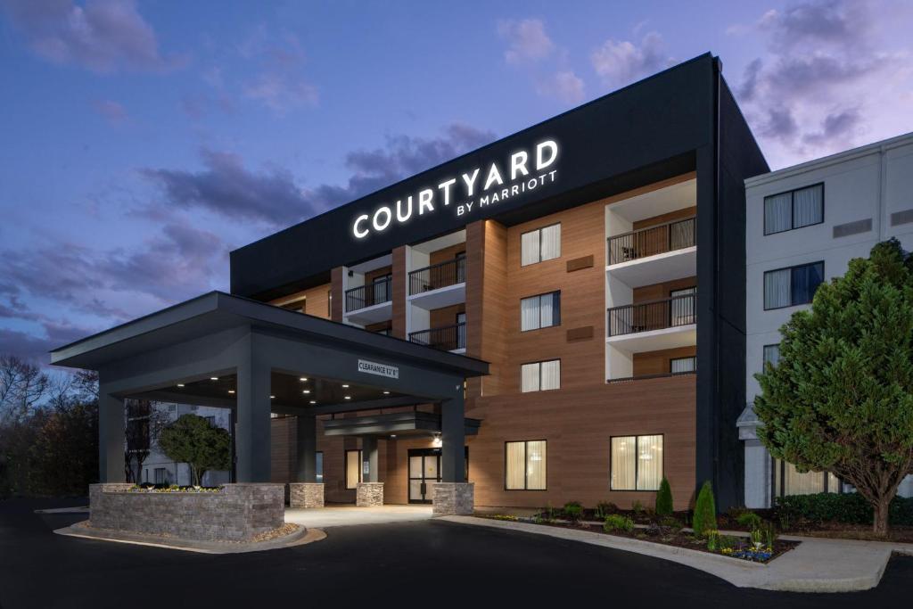 a rendering of a court yard apartments building at Courtyard by Marriott Decatur in Decatur