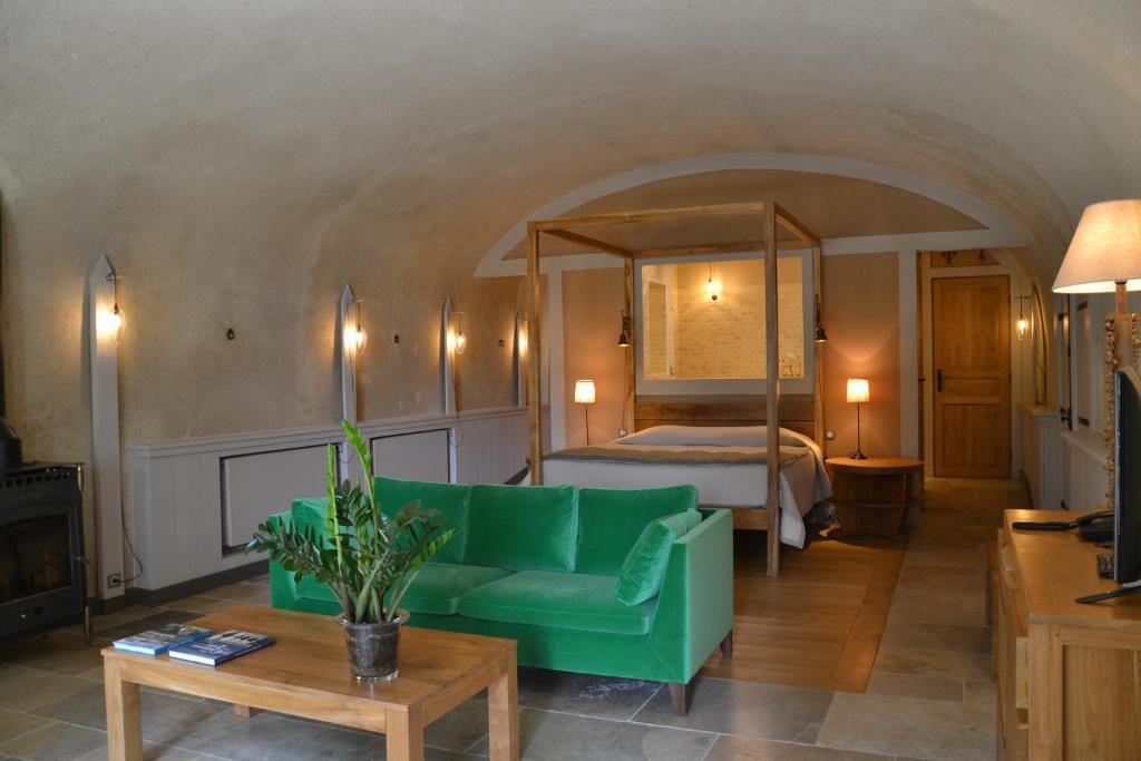 Chateau des Arpentis - Two-Bedroom Apartment (5 Adults)