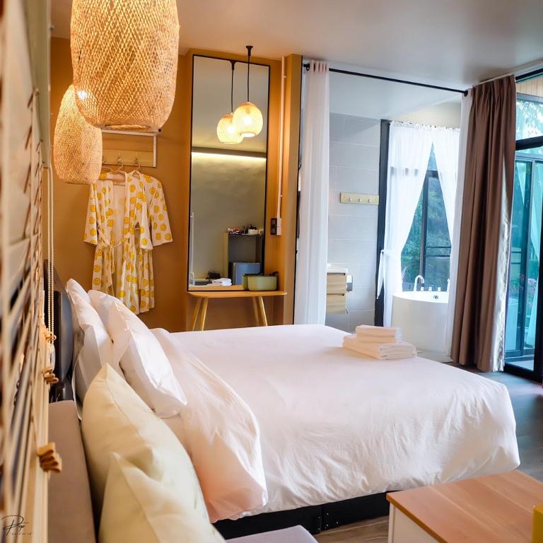 Naturalpark Resort De Wangthong - King Room With Lake View