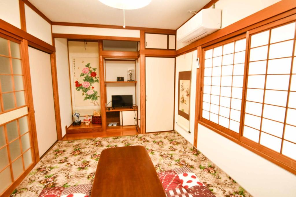 媛楽園 松山中心地及び道後温泉に近い家族やグループ旅行の多人数が泊まれる快適な宿 - Chambre Double Ou Jumelle