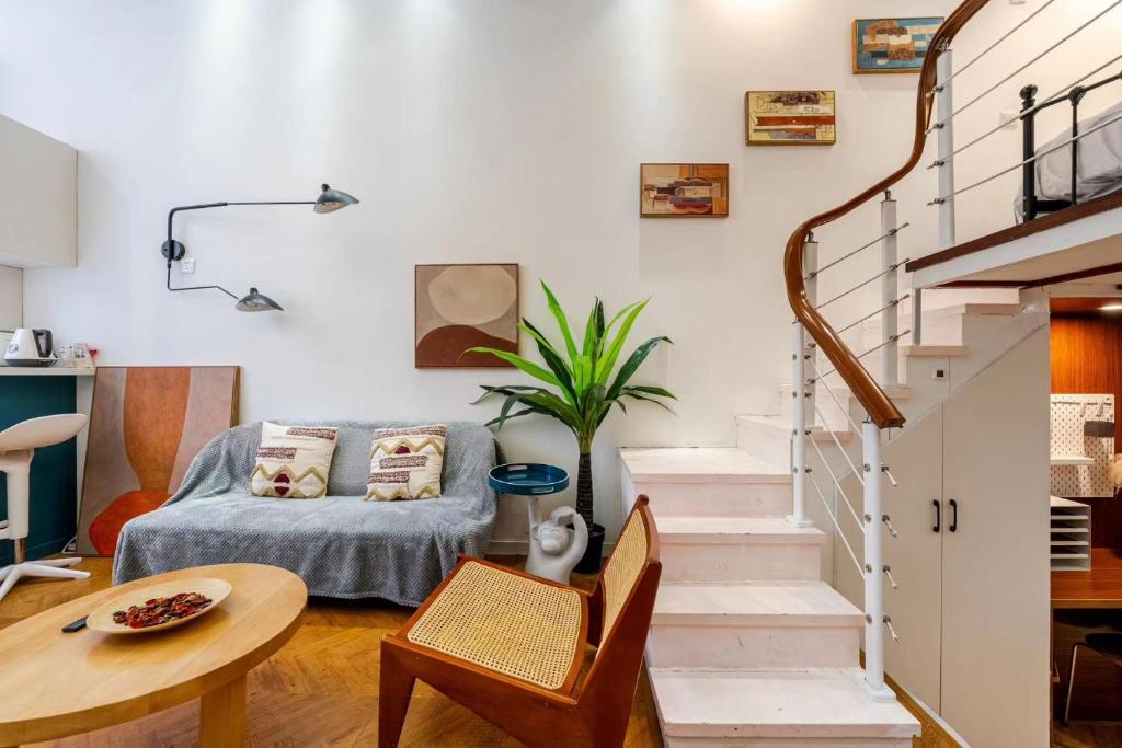 Posezení v ubytování Shanghai Downtown Blossom B&B- Yongkang Road